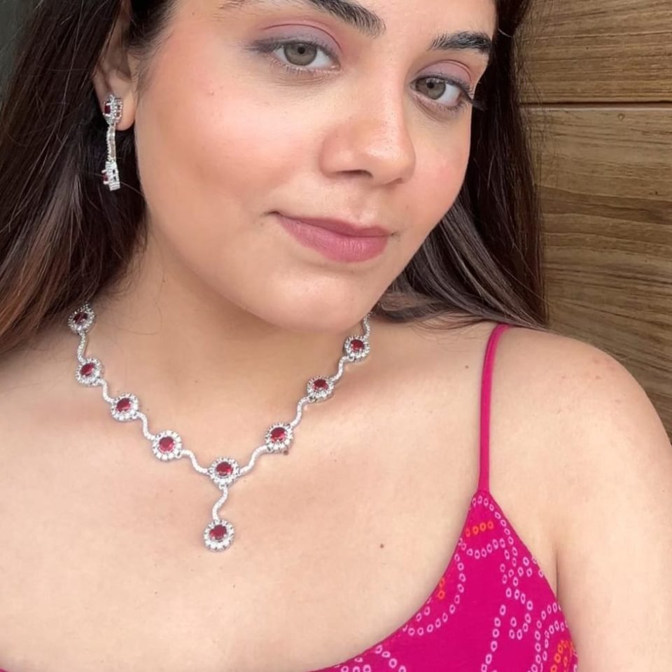 Pink Teardrop Necklace Set, worn