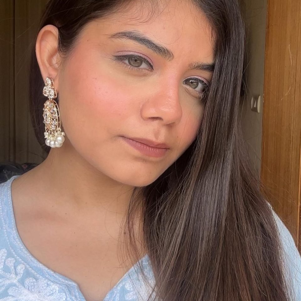 Pearl-White Kundan Teardrop Jhumkas